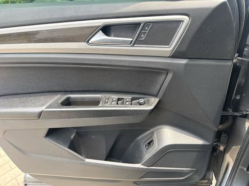 Used 2018 Volkswagen Atlas SE FWD image 15