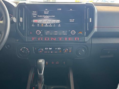 Used 2026 Nissan Frontier PRO-4X AWD/4WD image 17