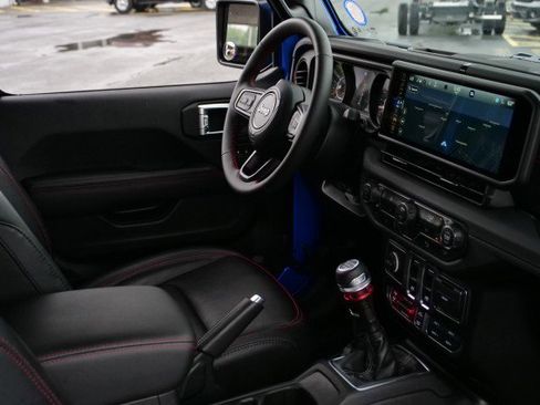 Used 2024 Jeep Wrangler Rubicon AWD/4WD image 34