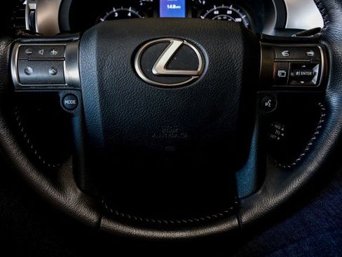 Used 2016 Lexus GX 460 image 37