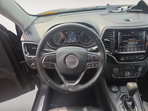 Used 2019 Jeep Cherokee Limited w/ Technology Group AWD/4WD image 10