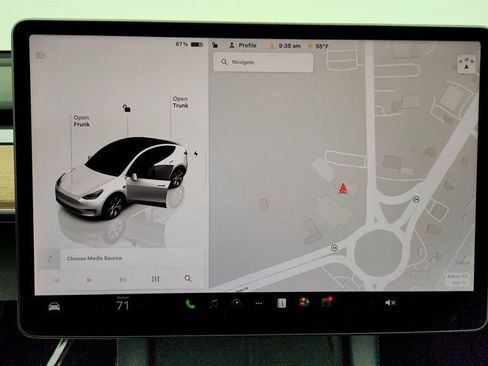 Used 2022 Tesla Model Y Long Range image 23