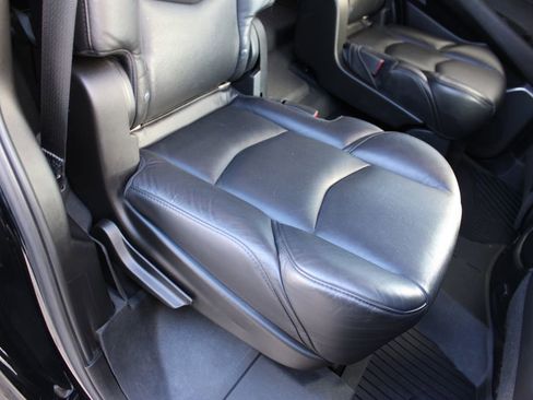 Used 2020 Cadillac Escalade Premium Luxury image 27