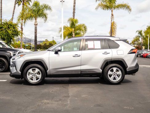 Used 2019 Toyota RAV4 XLE w/ Convenience Package FWD image 7
