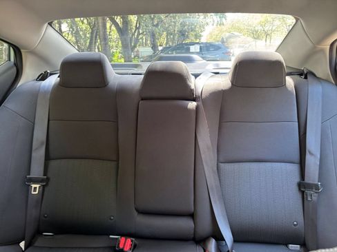 Used 2025 Nissan Altima 2.5 SV FWD image 38