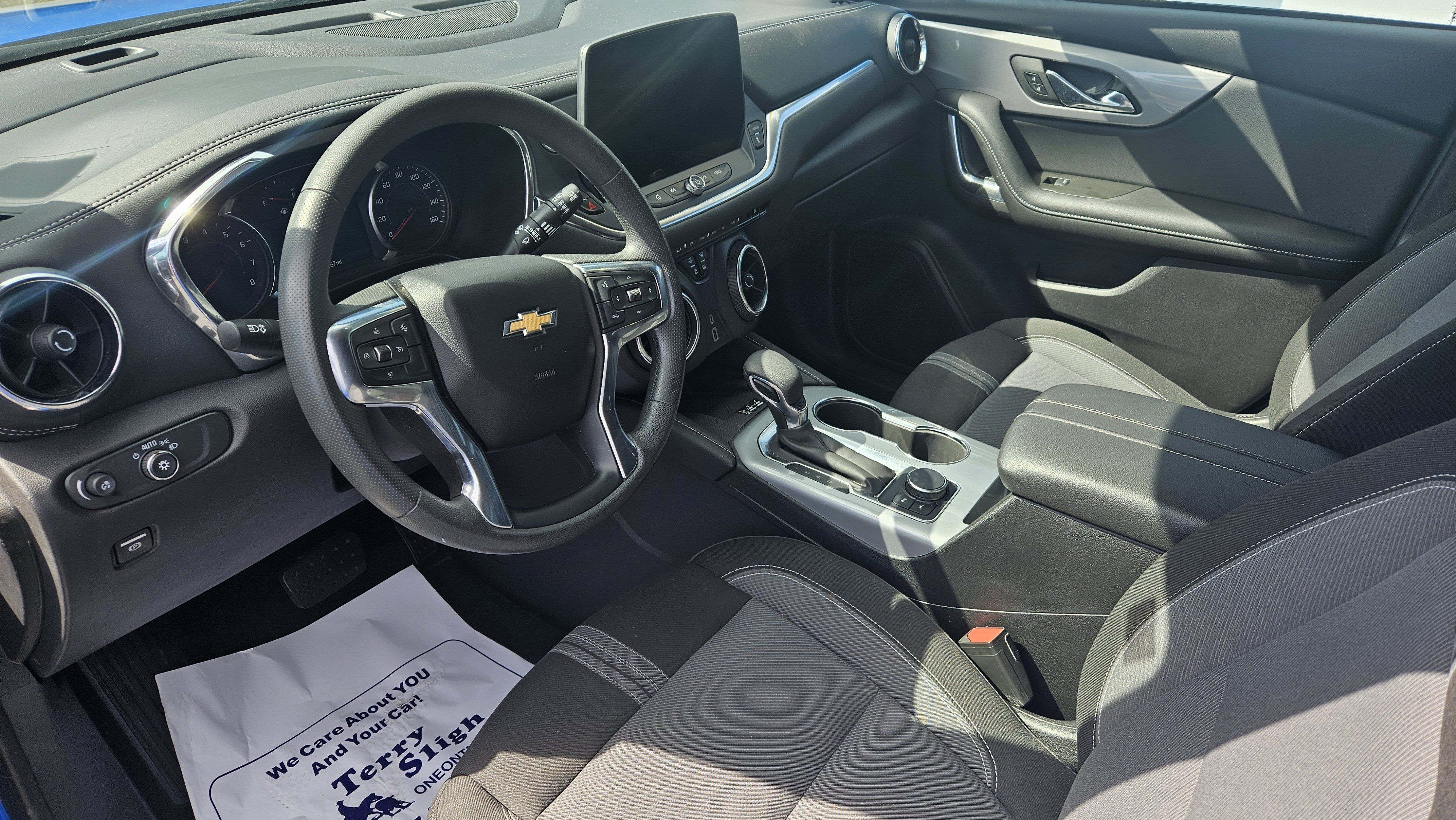 Used 2024 Chevrolet Blazer LT w/ Convenience Package FWD image 9