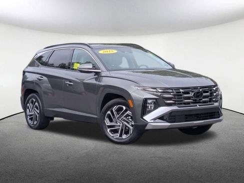 Used 2025 Hyundai Tucson Limited AWD/4WD image 2