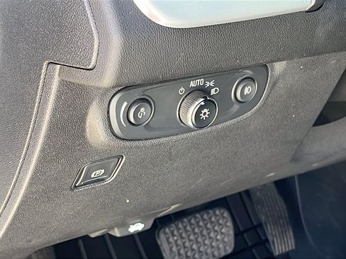 Certified 2024 GMC Terrain SLT image 13