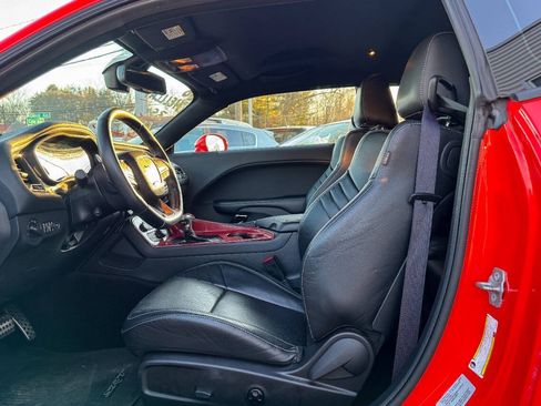 Used 2016 Dodge Challenger SRT Hellcat RWD image 12
