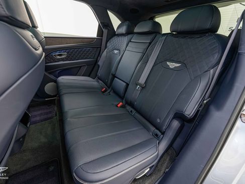 Used 2023 Bentley Bentayga AWD/4WD image 22