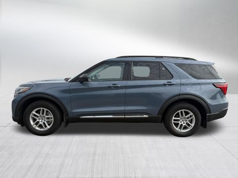 Used 2025 Ford Explorer Active AWD/4WD image 4