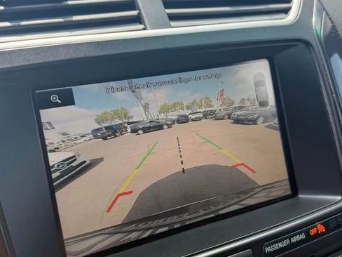 Used 2016 Ford Explorer XLT w/ Equipment Group 201A FWD image 10