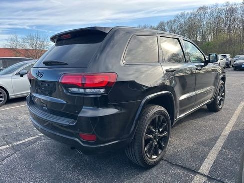 Used 2020 Jeep Grand Cherokee Altitude AWD/4WD image 5