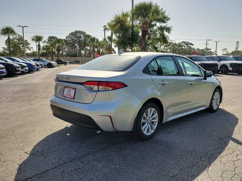 New 2026 Toyota Corolla LE w/ LE Premium Package FWD image 4