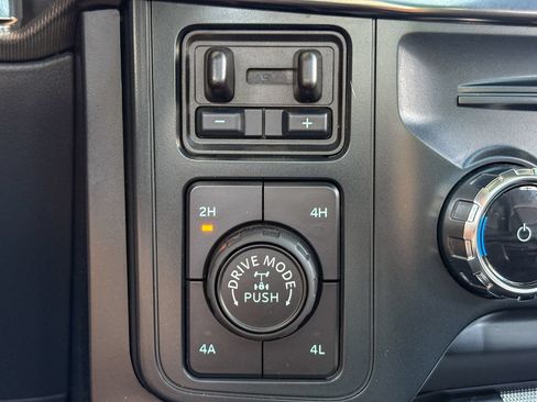 Used 2025 Ford F150 Raptor AWD/4WD image 25