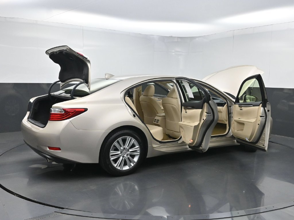 Used 2015 Lexus ES 350 w/ Premium Package FWD image 37