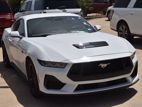 Used 2024 Ford Mustang GT RWD image 4