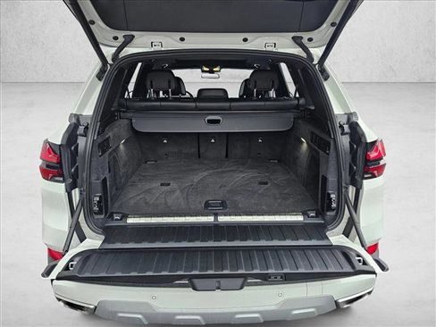 Used 2024 BMW X5 xDrive50e image 13
