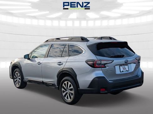 Certified 2025 Subaru Outback Premium image 5