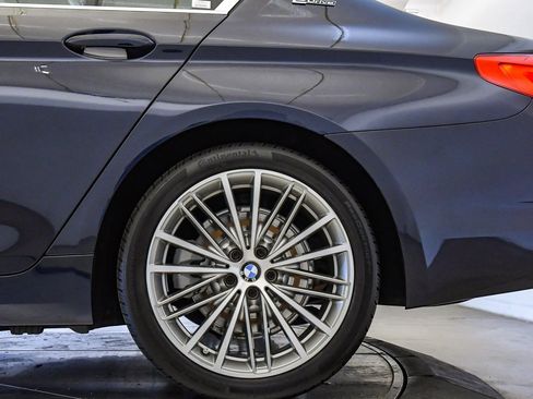 Used 2019 BMW 530e image 11