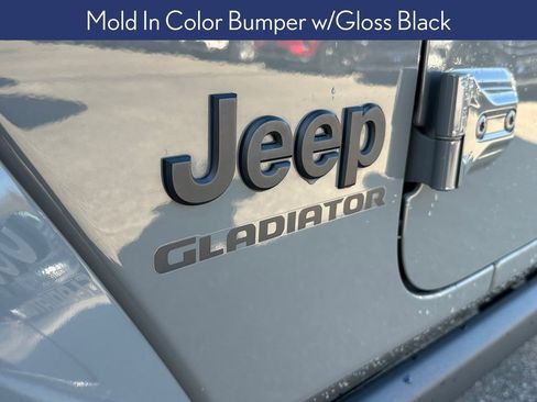 Used 2021 Jeep Gladiator Willys image 15