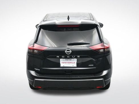 Used 2024 Nissan Rogue S image 27