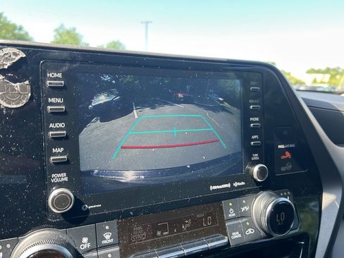 Used 2022 Toyota Highlander XLE image 20