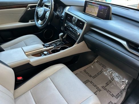 Used 2019 Lexus RX 350 AWD w/ Navigation Package image 18