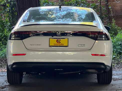 Used 2025 Honda Accord Sport image 6