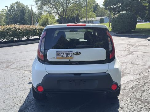 Used 2015 Kia Soul + FWD image 6