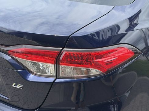 Used 2020 Toyota Corolla LE FWD image 10