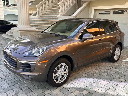 Used 2015 Porsche Cayenne Diesel AWD/4WD image 28