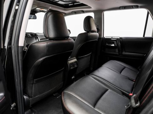 Used 2022 Toyota 4Runner TRD Off-Road Premium w/ Moonroof Package AWD/4WD image 40