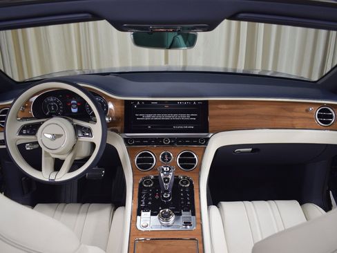 New 2026 Bentley Continental GTC AWD/4WD image 2