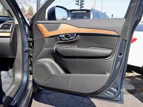 Used 2021 Volvo XC90 T6 Momentum w/ Climate Package image 35