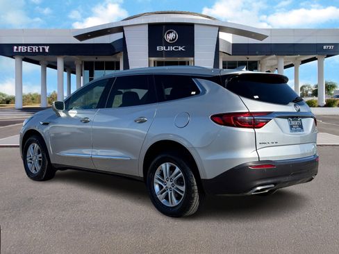 Used 2020 Buick Enclave Essence image 6