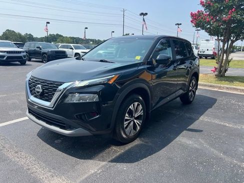 Used 2023 Nissan Rogue SV FWD image 4