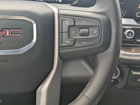 Used 2025 GMC Sierra 1500 Elevation image 6
