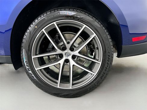 Certified 2026 Porsche Macan AWD/4WD image 12