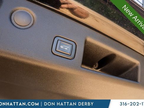 Used 2023 Chevrolet Equinox Premier AWD/4WD image 36