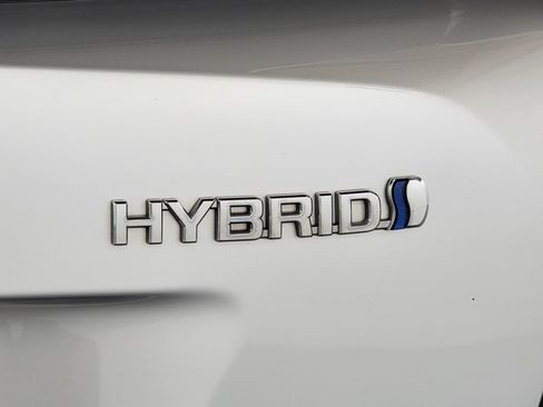 Used 2016 Toyota Prius Three Touring FWD image 10