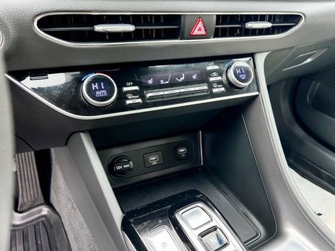 Used 2023 Hyundai Sonata SEL image 18