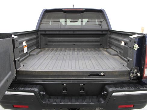 Used 2017 Honda Ridgeline RTL-E image 10