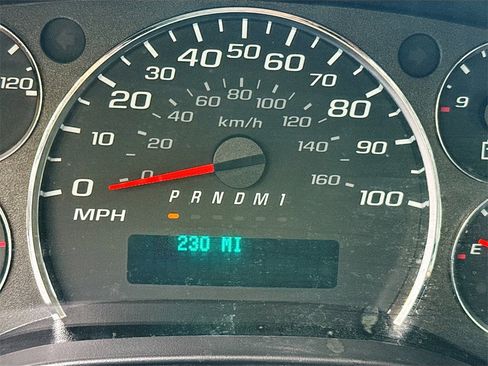 Used 2022 Chevrolet Express 2500 w/ Driver Convenience Package image 12