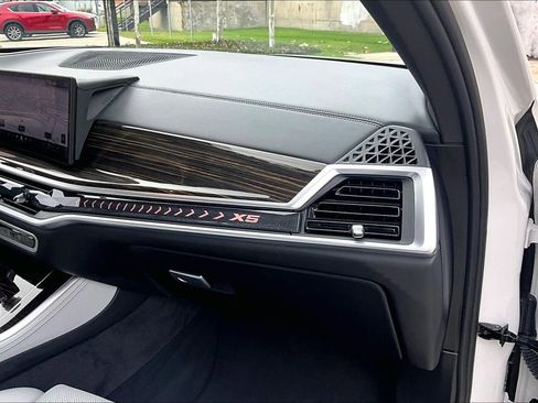 Used 2024 BMW X5 sDrive40i w/ Premium Package image 21