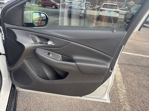 Used 2017 Chevrolet Volt LT w/ Comfort Package image 29