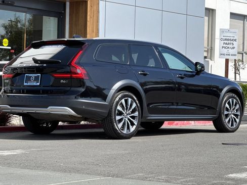 Certified 2024 Volvo V90 B6 Cross Country Plus AWD/4WD image 2