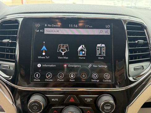 Used 2021 Jeep Grand Cherokee Limited w/ Luxury Group II image 24