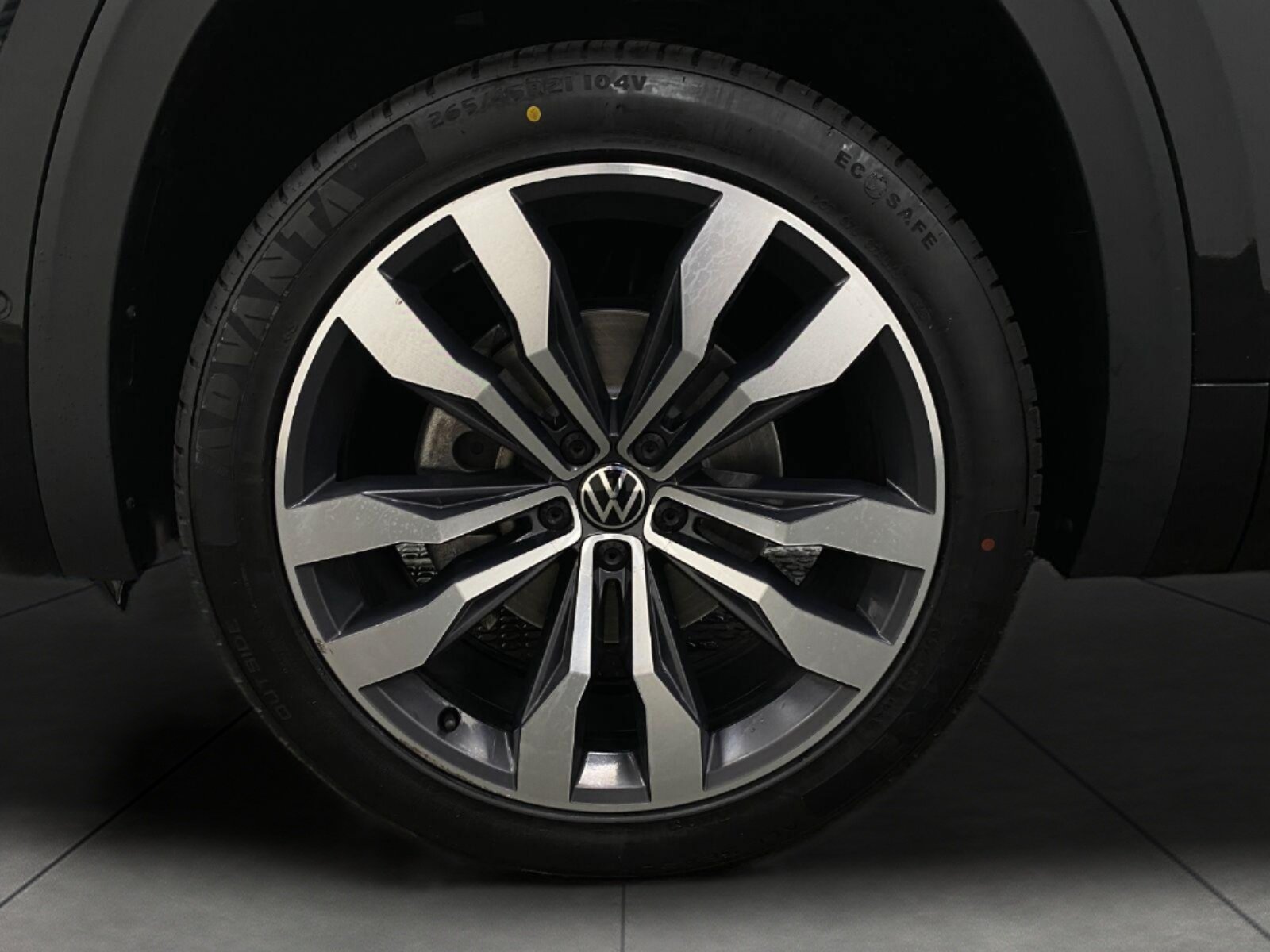 Used 2021 Volkswagen Atlas Cross Sport SEL Premium R-Line AWD/4WD image 14