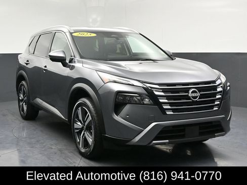 Used 2025 Nissan Rogue SL FWD image 1